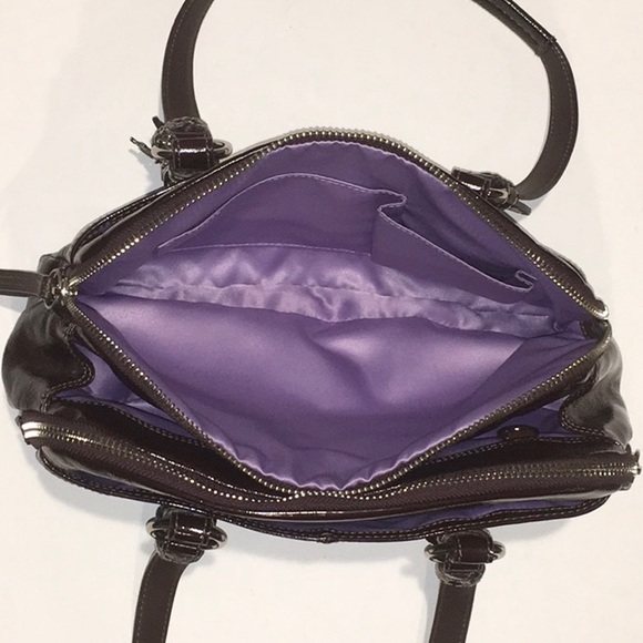 Coach Soho Brown Patent Leather Bag with purple lining, complete with bag charms - Picture 5 of 12